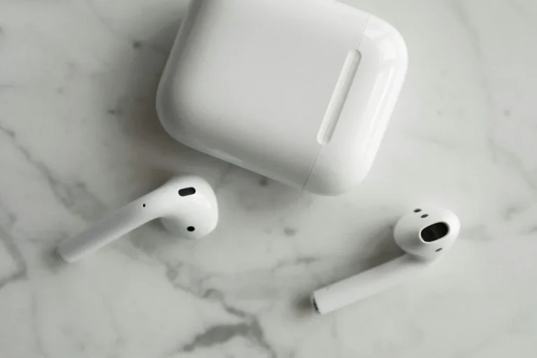 earbuds charging case