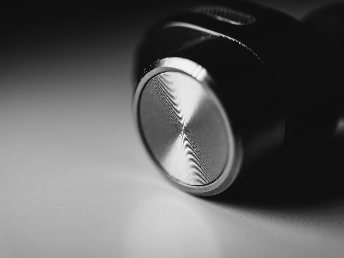 earbuds cleaning