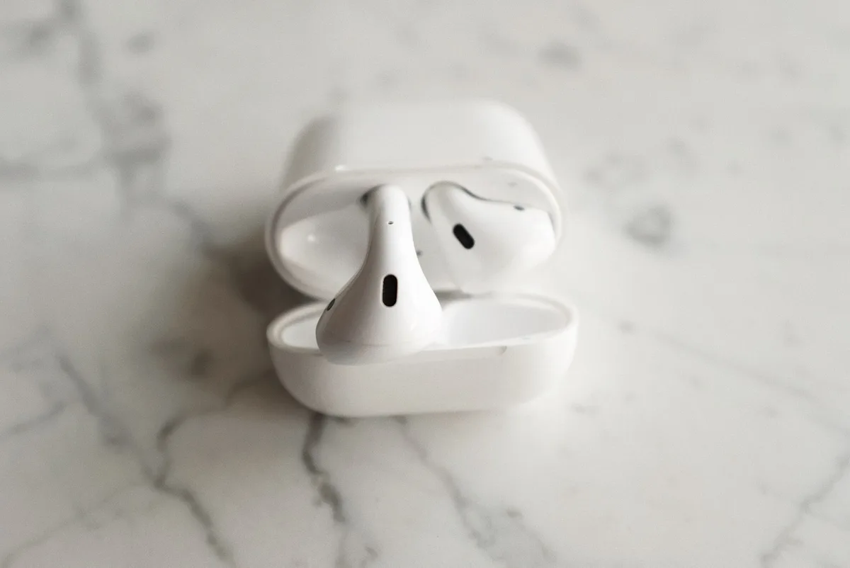 wireless earbuds charging case
