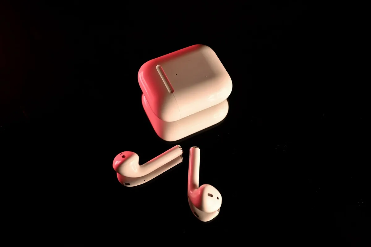 wireless earbuds pairing mode